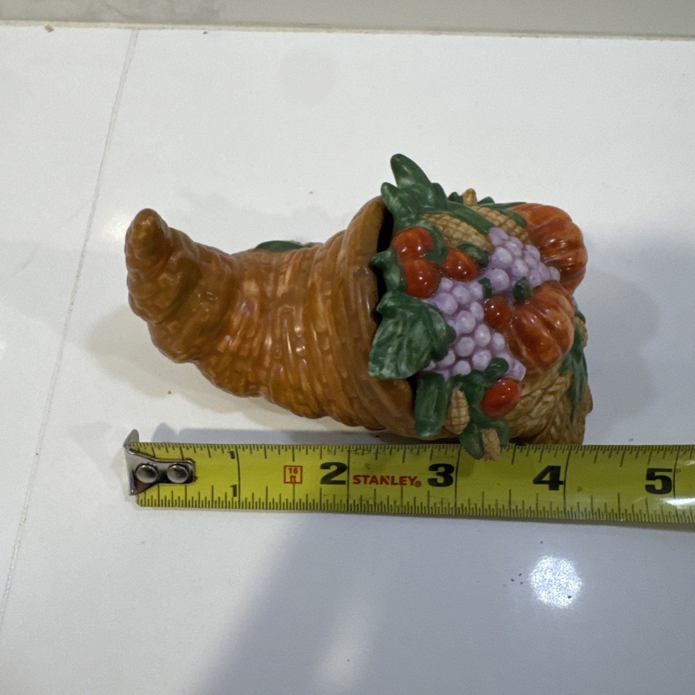 Vintage Cornucopia Salt & Pepper Shakers - Picture 4 of 5